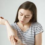 Perbedaan Gatal Biasa dan Gatal Diabetes