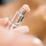 Perbedaan Hair and Body Mist dan Parfum perbedaan hair and body mist dan parfum