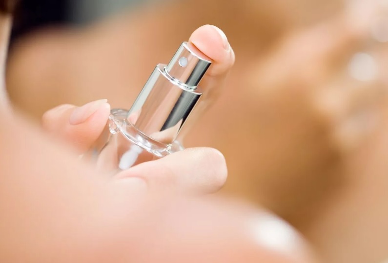 perbedaan hair and body mist dan parfum