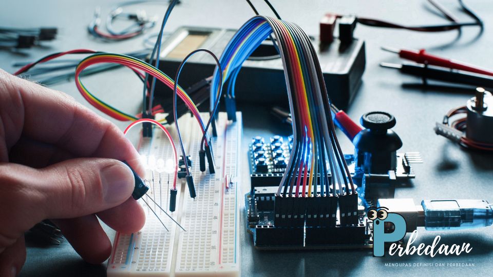 perbedaan rangkaian seri dan paralel elektronik