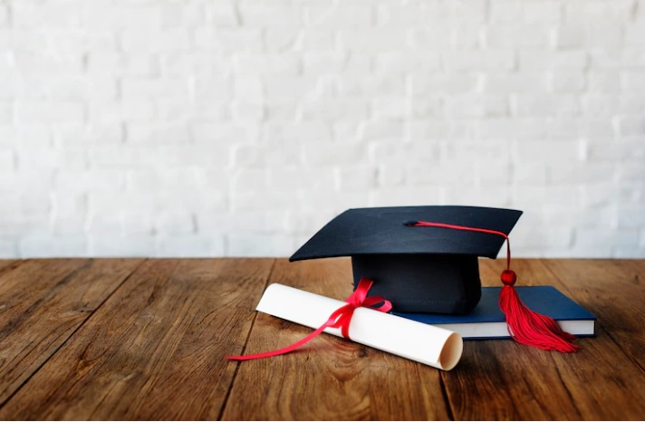 perbedaan diploma 3 dan 4