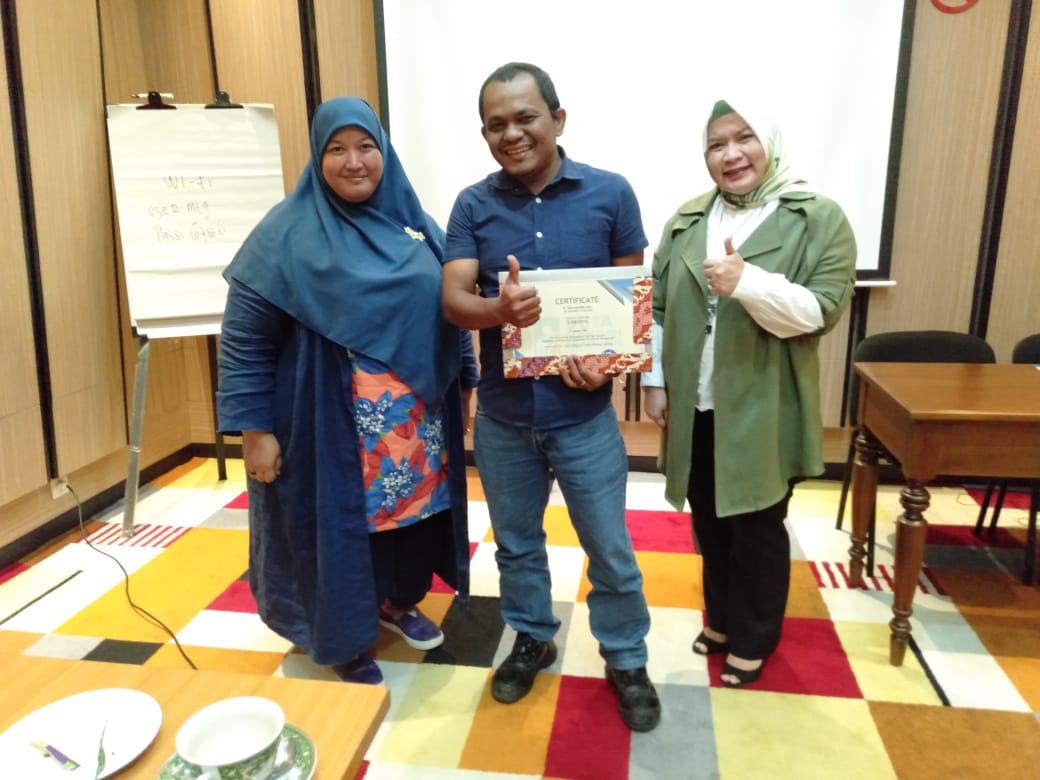 Pemberian Sertifikat Pelatihan Pada Peserta